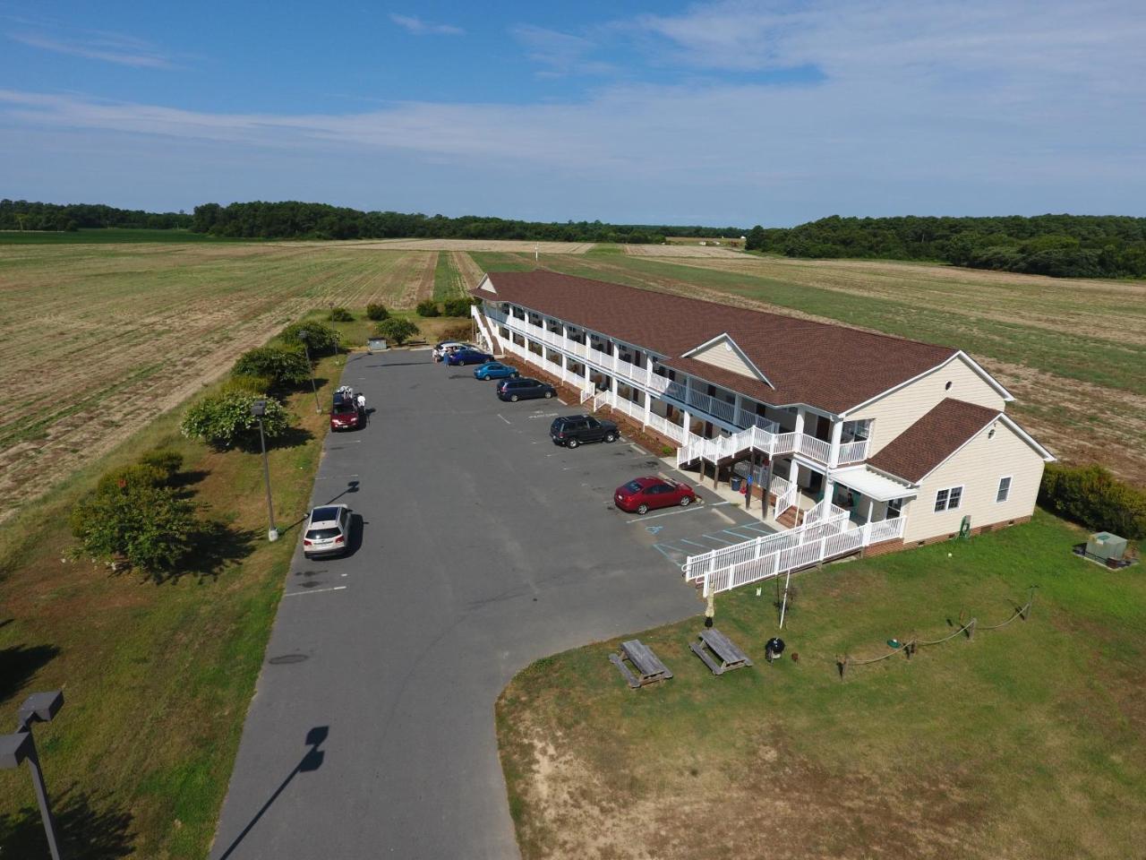 Shore Stay Suites Cape Charles Exterior foto